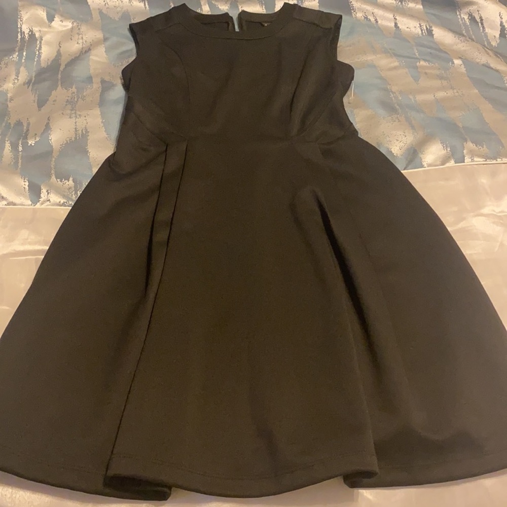 Dress - Picture 3 of 3
